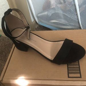 Charles Albert NY Low Ankle strap black heels 9W